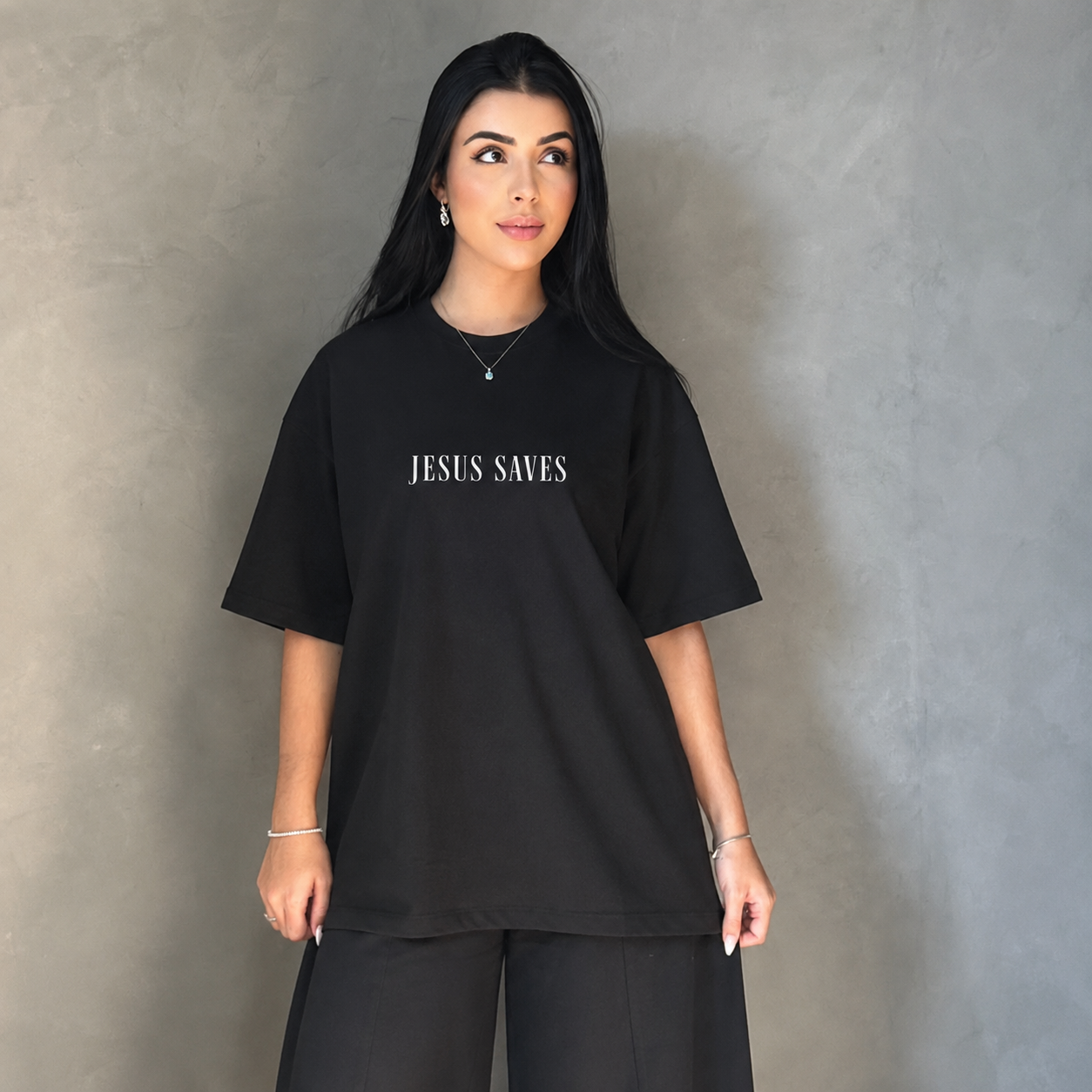 Oversized Jesus Saves - Preta