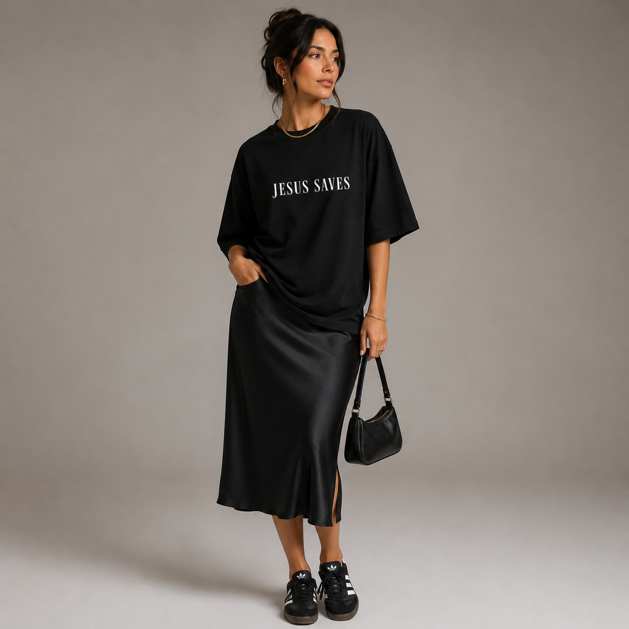 Oversized Jesus Saves - Preta